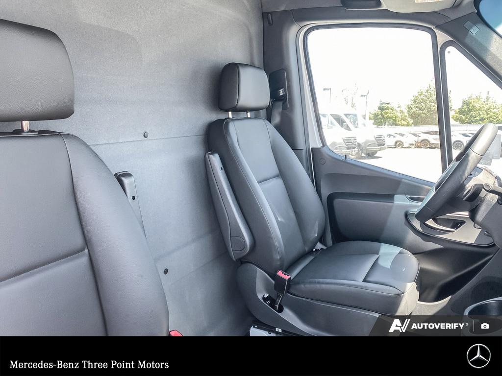 2025 Mercedes-Benz eSprinter 2500 Gvwr High Roof - photo 17