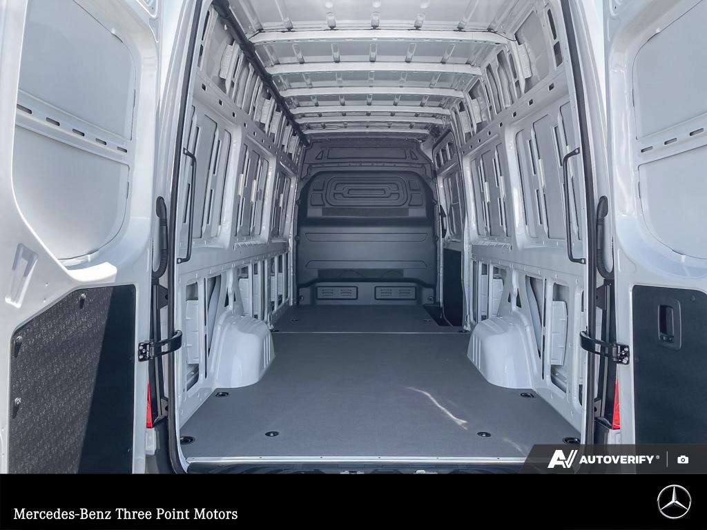2025 Mercedes-Benz eSprinter 2500 Gvwr High Roof - photo 9