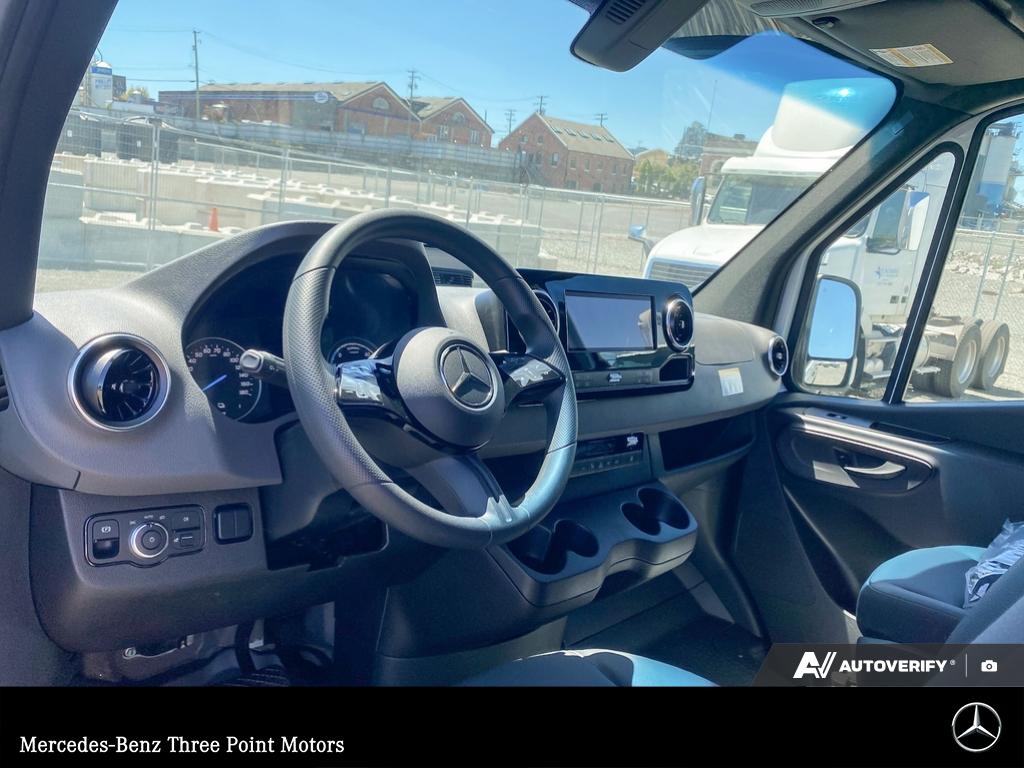 2025 Mercedes-Benz eSprinter 2500 Gvwr High Roof - photo 10