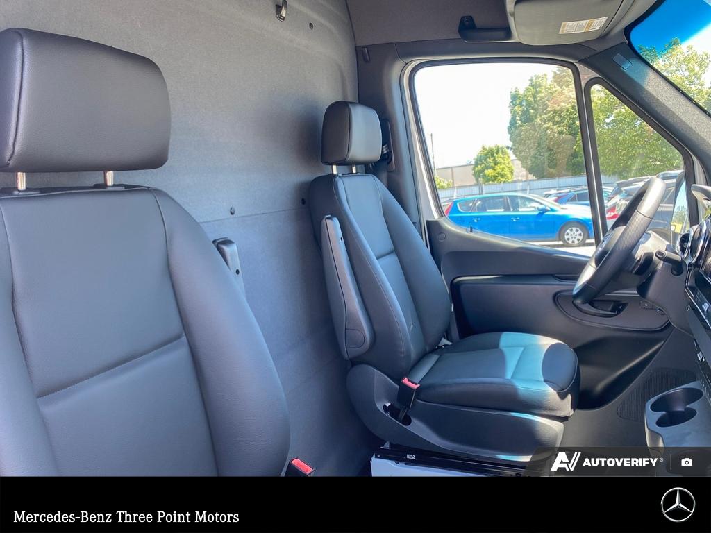 2025 Mercedes-Benz eSprinter 2500 Gvwr High Roof - photo 17