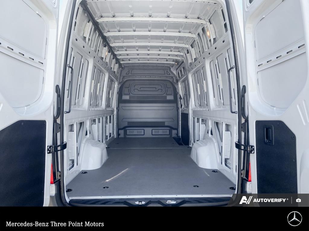 2025 Mercedes-Benz eSprinter 2500 Gvwr High Roof - photo 9