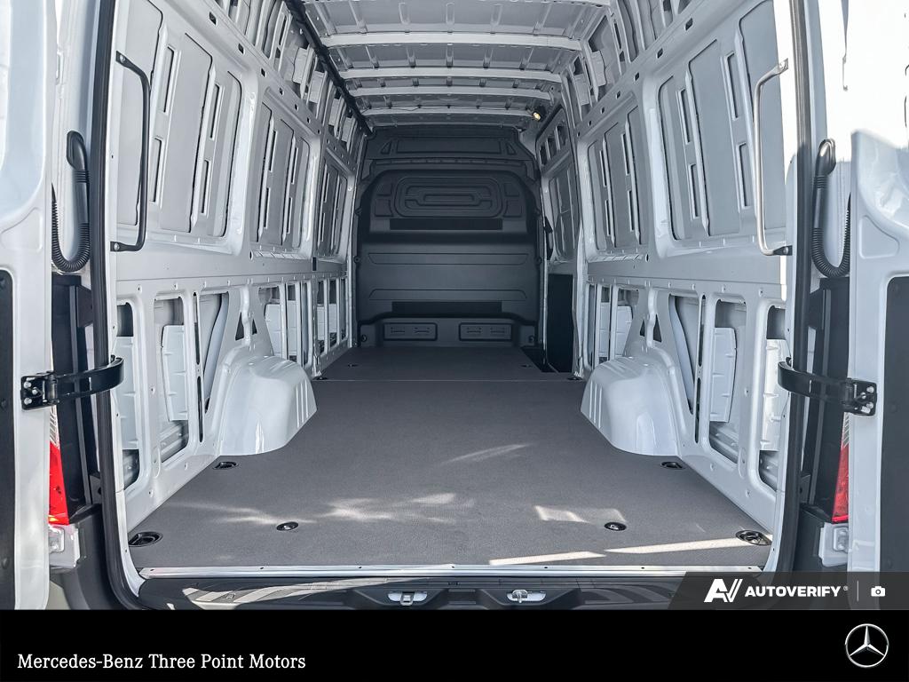 2026 Mercedes-Benz Sprinter 2500 High Roof I4 - photo 9