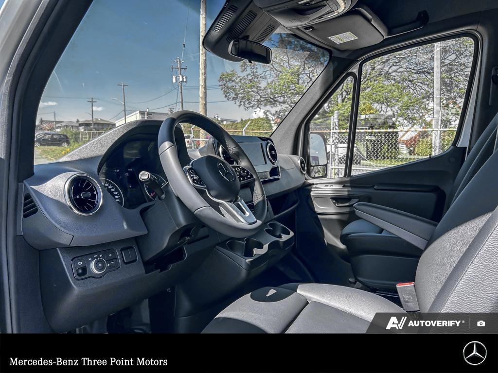 2024 Mercedes-Benz Sprinter 2500 High Roof I4 - photo 10
