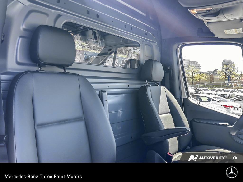 2024 Mercedes-Benz Sprinter 2500 High Roof I4 - photo 17