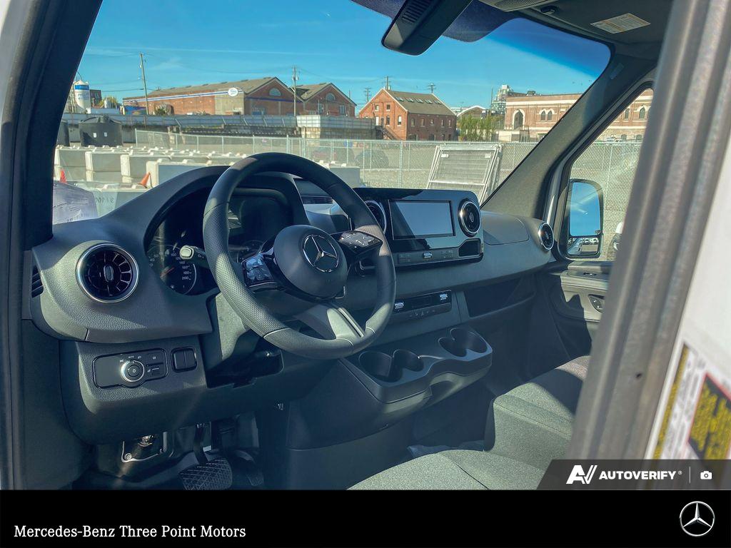 2026 Mercedes-Benz Sprinter 2500 High Roof I4 - photo 10