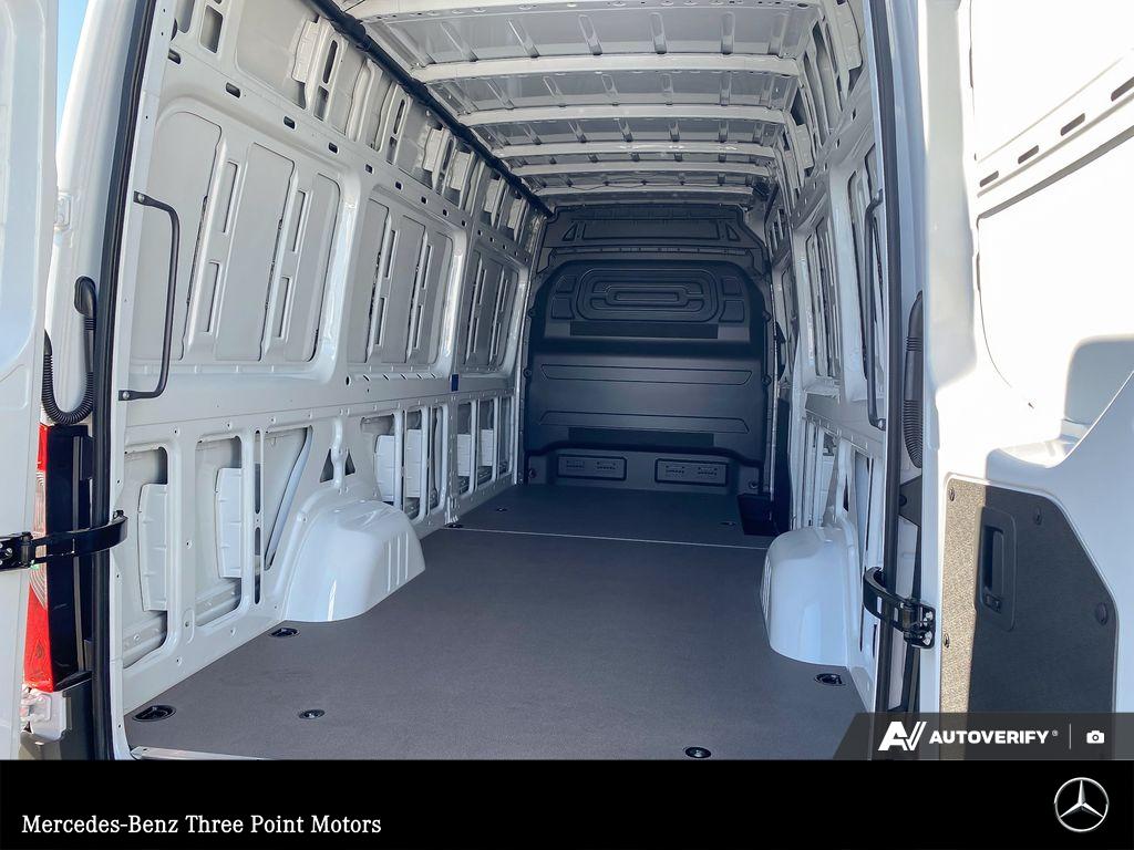 2026 Mercedes-Benz Sprinter 2500 High Roof I4 - photo 9