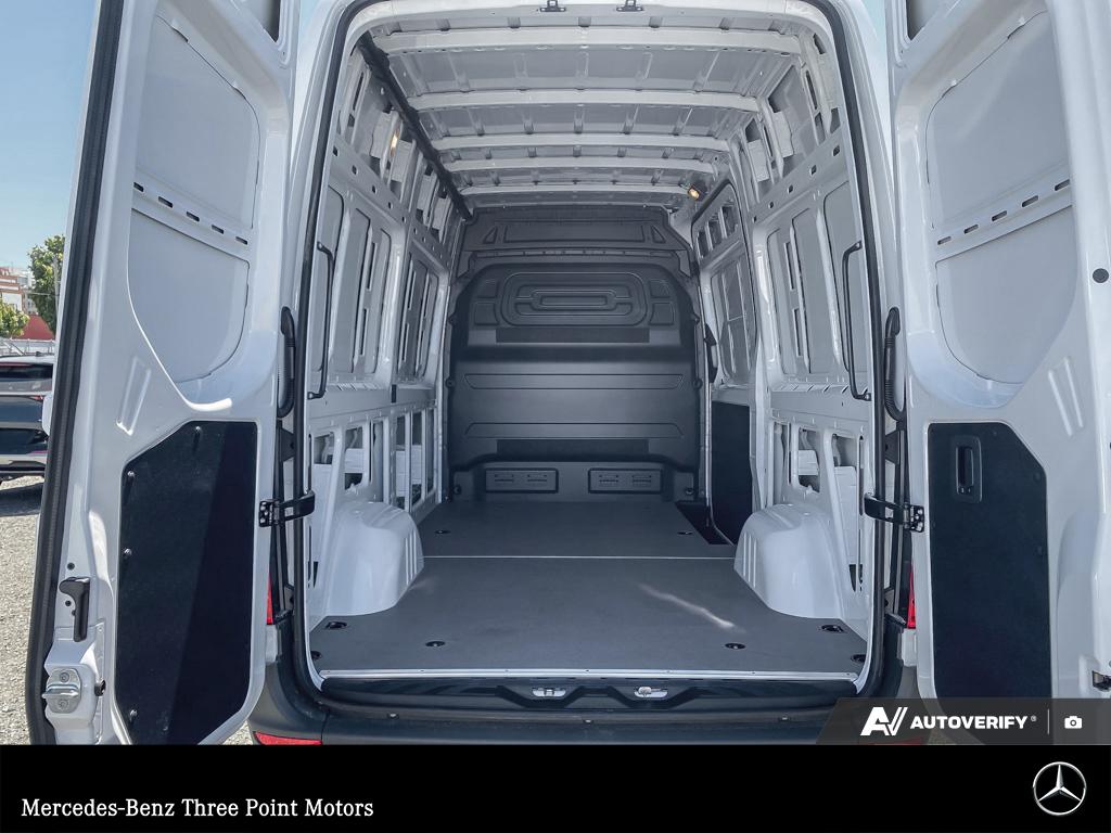 2026 Mercedes-Benz Sprinter 2500 Standard Roof - photo 9