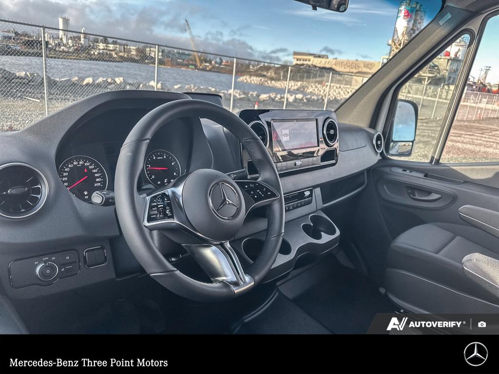 2025 Mercedes-Benz Sprinter 2500 High Roof I4 - photo 10