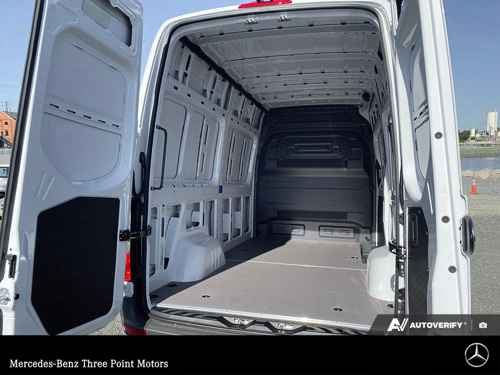 2026 Mercedes-Benz Sprinter 2500 Standard Roof - photo 9